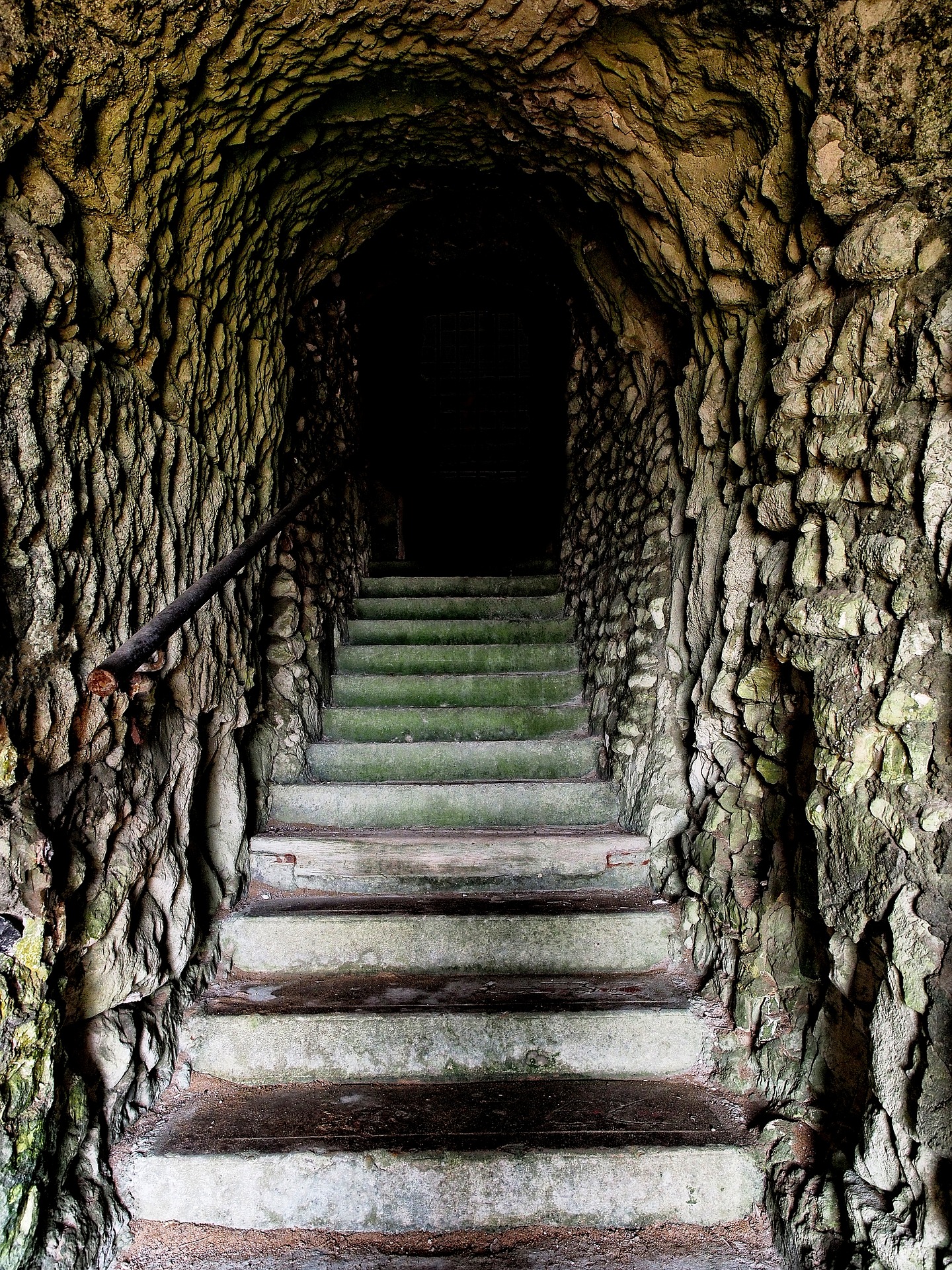 Grotta in cui si annidano le nostre paure